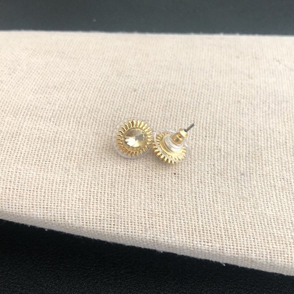 Vintage Stud Pierced Earrings - Picture 2 of 3